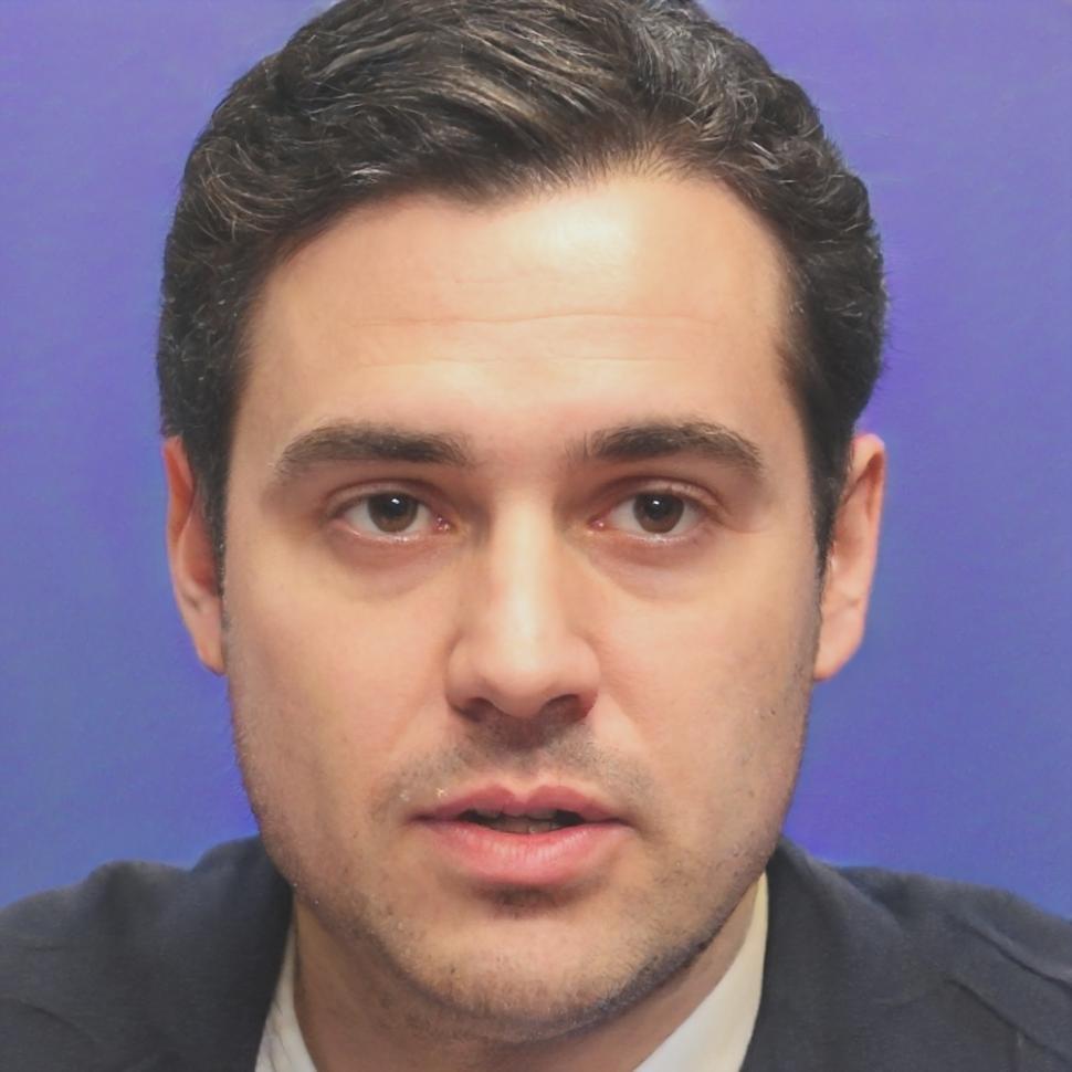 Financial instructor with extensive family portfolio experience